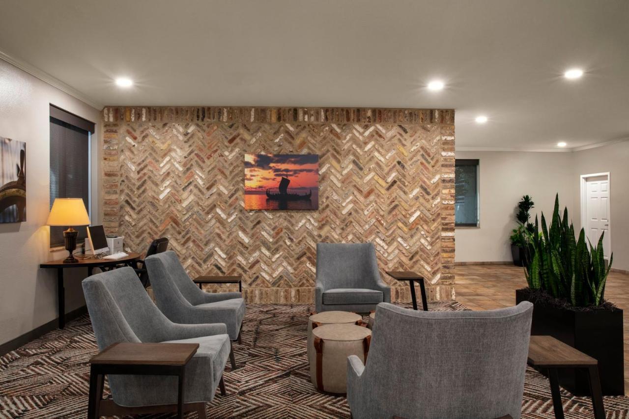 Candlewood Suites Mobile-Downtown By Ihg Bagian luar foto